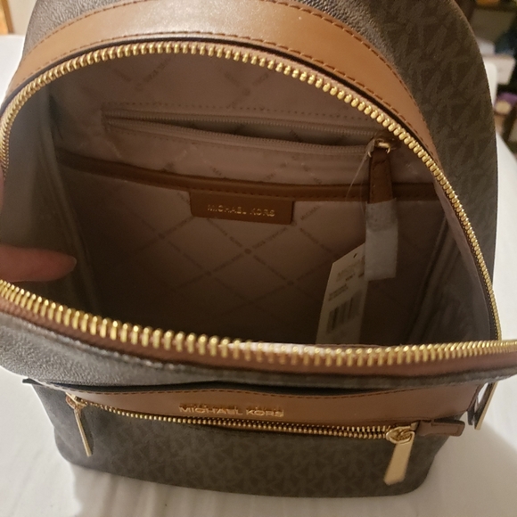 NEW MICHAEL KORS KENLY MEDIUM BACKPACK BROWN SIGNATURE COLOR - Picture 2 of 14